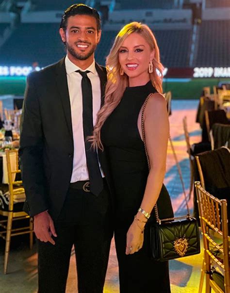 carlos vela esposa